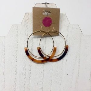 Tortoise and gold hoop earrings